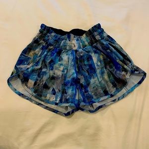 Lululemon cute and light blue lined shorts